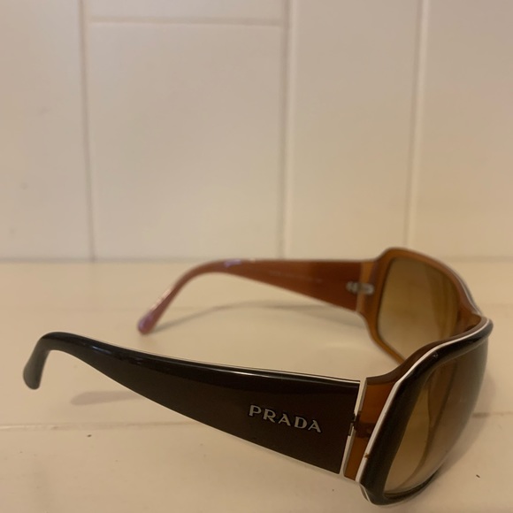 Prada Brown and White Trim Sunglasses. Gold Logo. - Picture 7 of 7